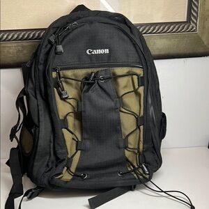 Canon Deluxe Backpack 200EG-water resistant back pack